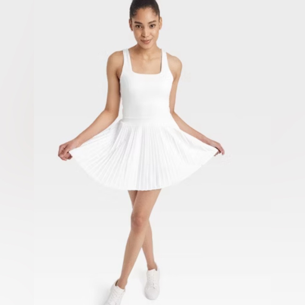 All in Motion Pleated White ivory Activewear with Inner Shorts size M. - Picture 3 of 14